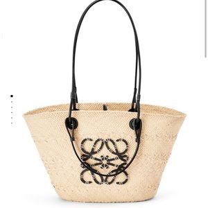 LOEWE Anagram Basket bag in iraca palm and calfskin. Size medium